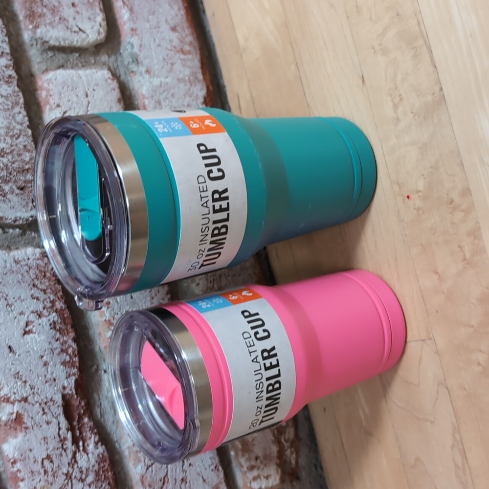 2 Brand new Tumbler Cups with lids. Lincoln brand